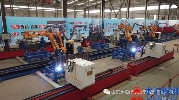 人呢?機器人-水泊焊割欄板智能焊接生產線 人呢?機器人-水泊焊割欄板智能焊接生產線